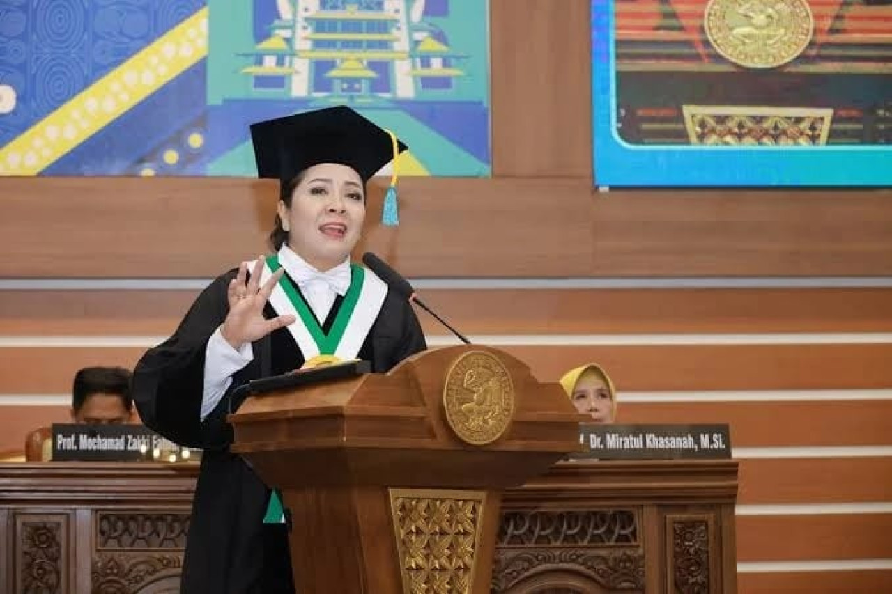 Gubes FKG Unair Prof. Sindy Cornelia Nelwan. (Foto: PIH Unair for jatimnow.com)