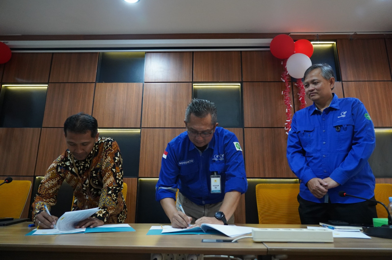 PLN UIT JBM bersama PT MCG menandatangani Berita Acara Serah Terima Aset Special Facilities untuk infrastruktur PLTP Ijen Unit #1. (Foto: PLN UIT JBM for jatimnow.com)
