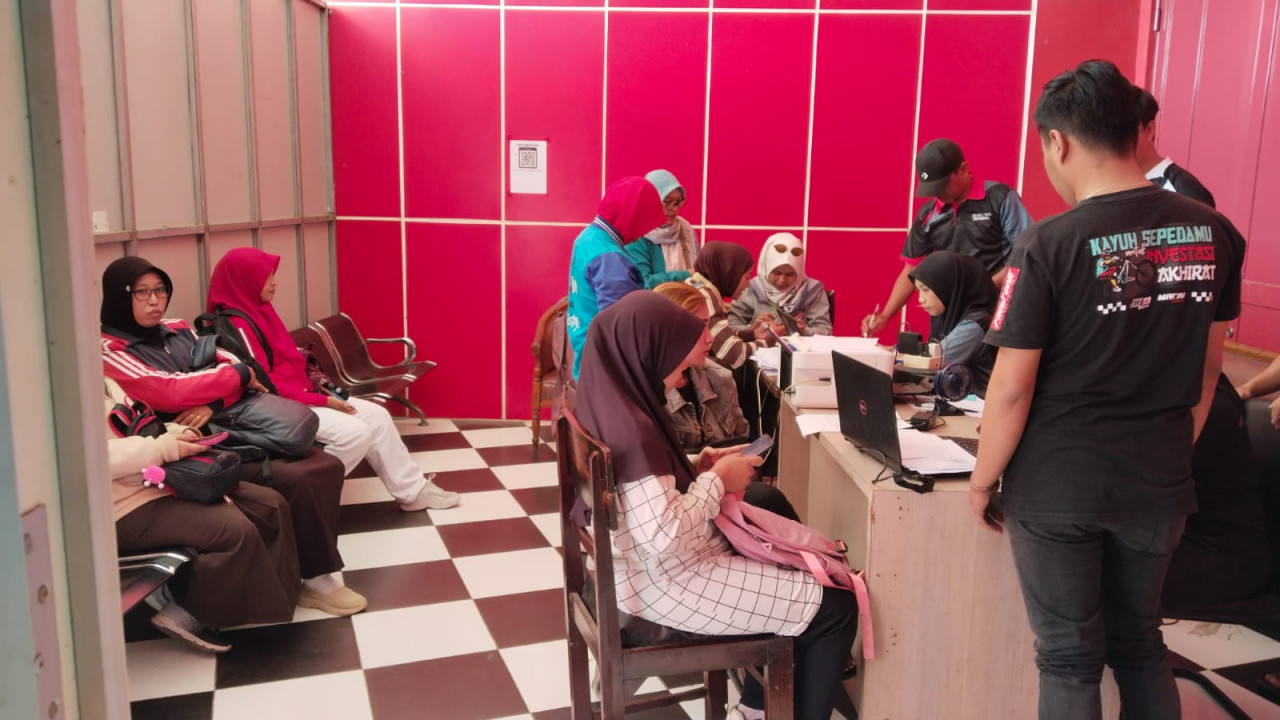 Peserta mendaftar Gerak Jalan Tanggul - Jember Tradisional (Tajemtra) 2026. (Foto: Pemkab Jember for jatimnow.com)