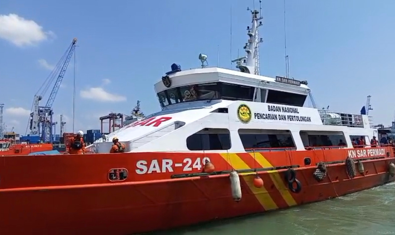 Evakuasi Korban Terbakarnya KMP Mutiara Sentosa 2, Basarnas Kerahkan KN SAR Permadi