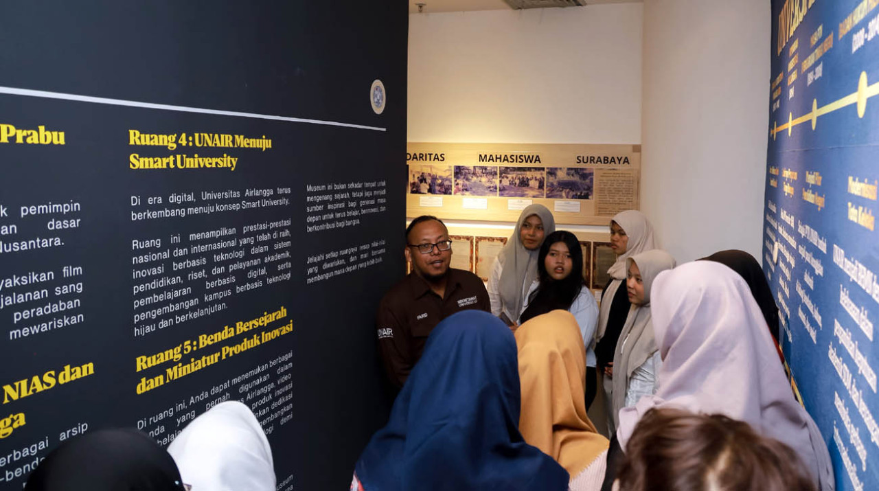 Museum Digital UNAIR menjadi salah satu upaya kampus menjaga rekam jejak perjalanan institusi sekaligus membuatnya lebih mudah diakses masyarakat. (Foto: Humas Unair for jatimnow.com)