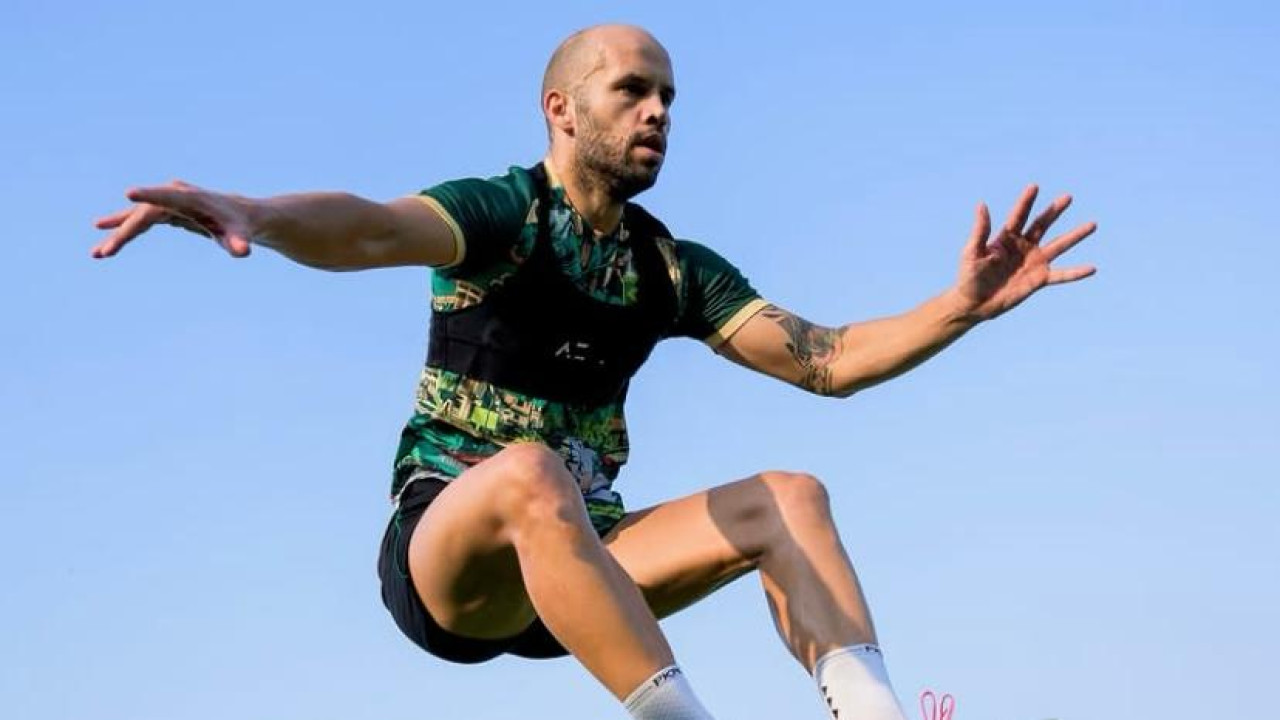 Potret Risto Mitrevski dinilai mampu memberikan ketenangan. (Foto: Persebaya/jatimnow.com)