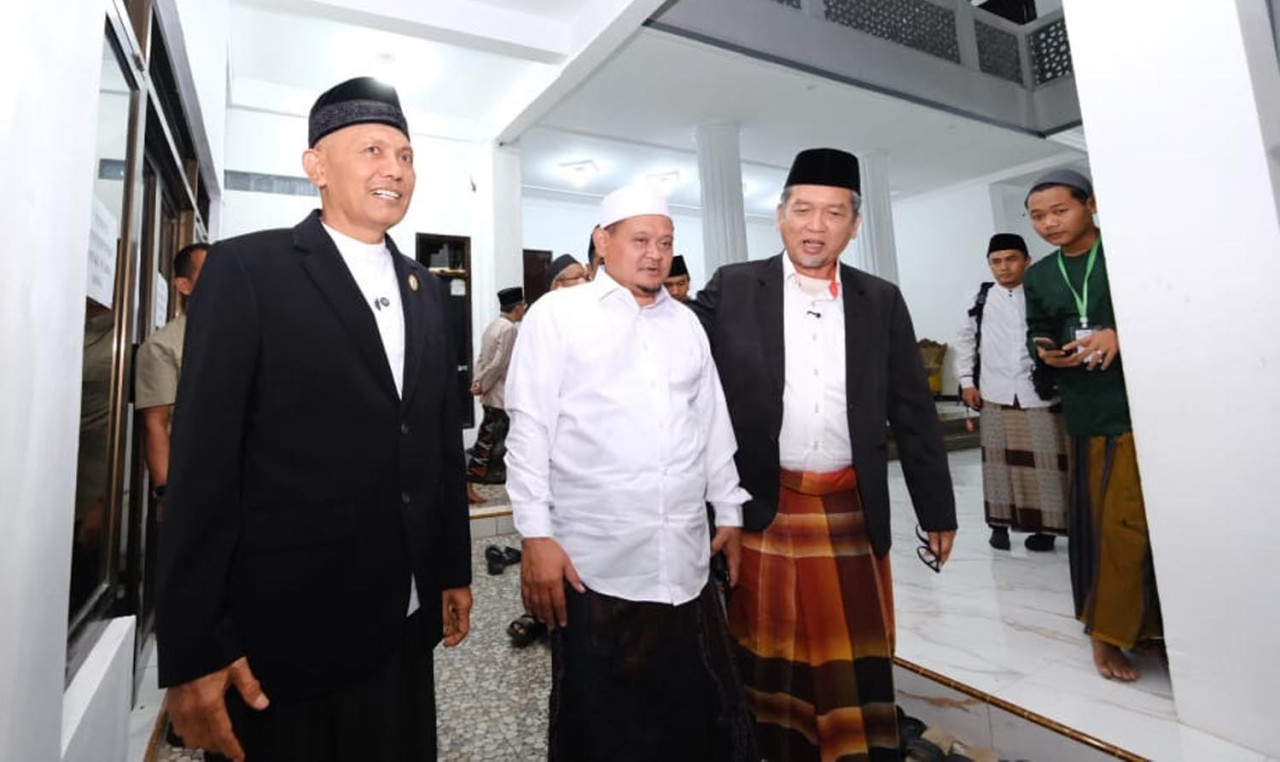 Usai Pembukaan Muktamar NU, AMY dan Ketua PKS Jatim Silaturahmi ke Gus Rozaq Tambakberas. (Foto/Dokumentasi PKS)
