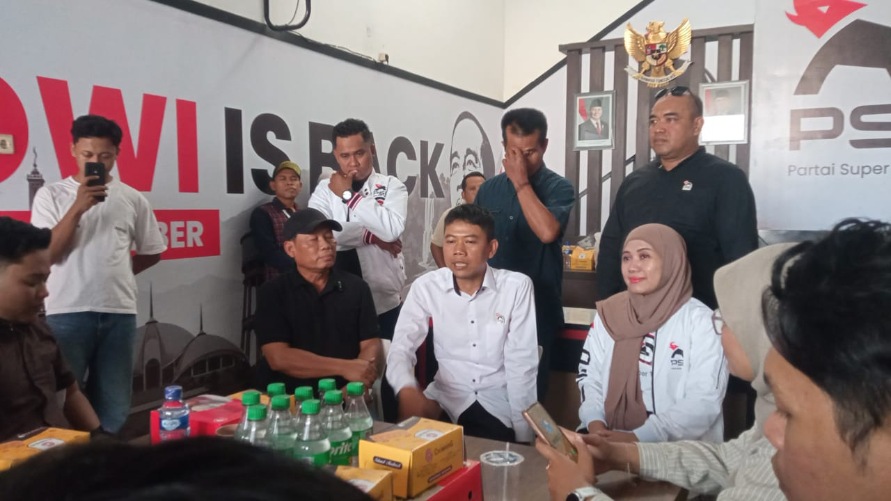 Pengurus PSI Jember saat press conference. (Foto: Sugianto/jatimnow.com)