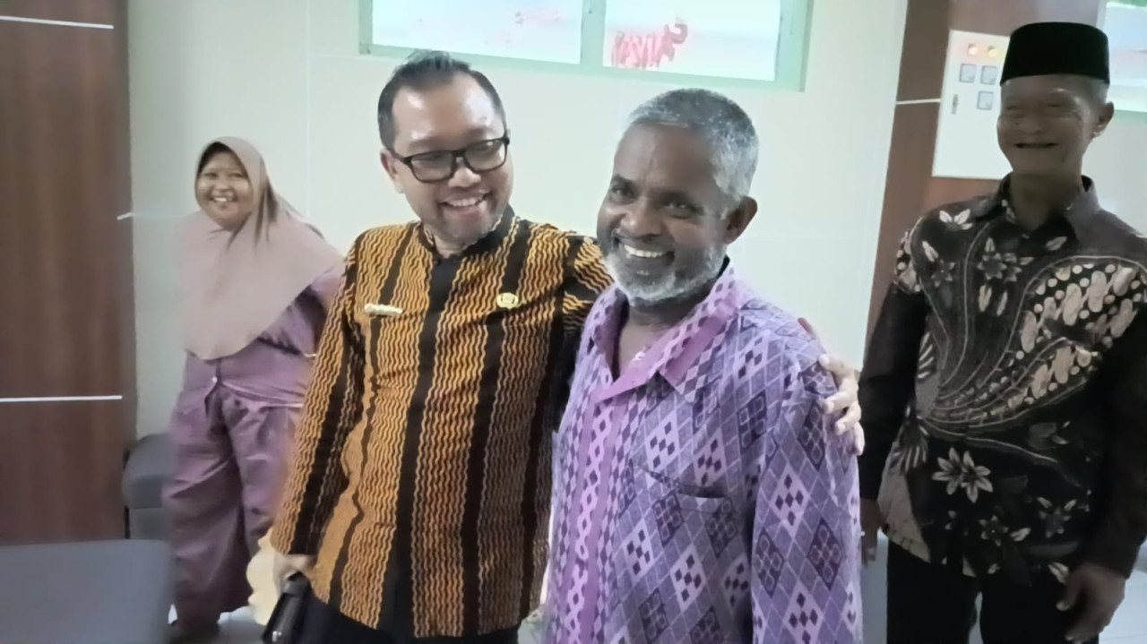Pengungsi Rohingnya di Tulungagung saat hendak dirujuk ke RSJ Lawang Malang. (Foto: Bramanta/jatimnow.com)