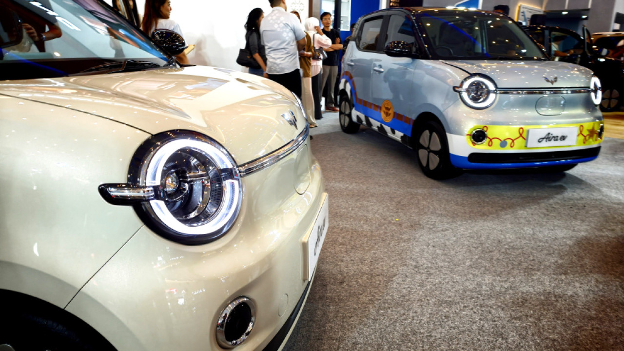 Wuling resmi memboyong mobil listrik Aira EV ke GIIAS Surabaya 2026. (Foto: Ali Masduki/jatimnow.com)