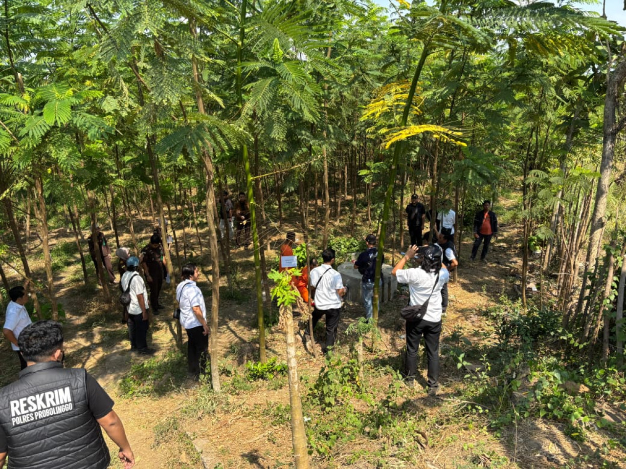 Polisi lakukan rekontruksi di Probolinggo. (Foto: Ide Farid/jatimnow.com)