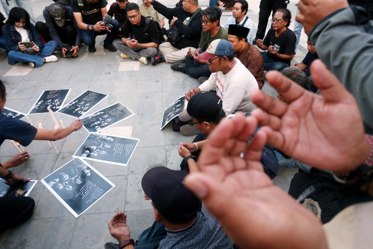 Pencarian 5 Jurnalis di Selat Sunda, PFI Surabaya Gelar Doa