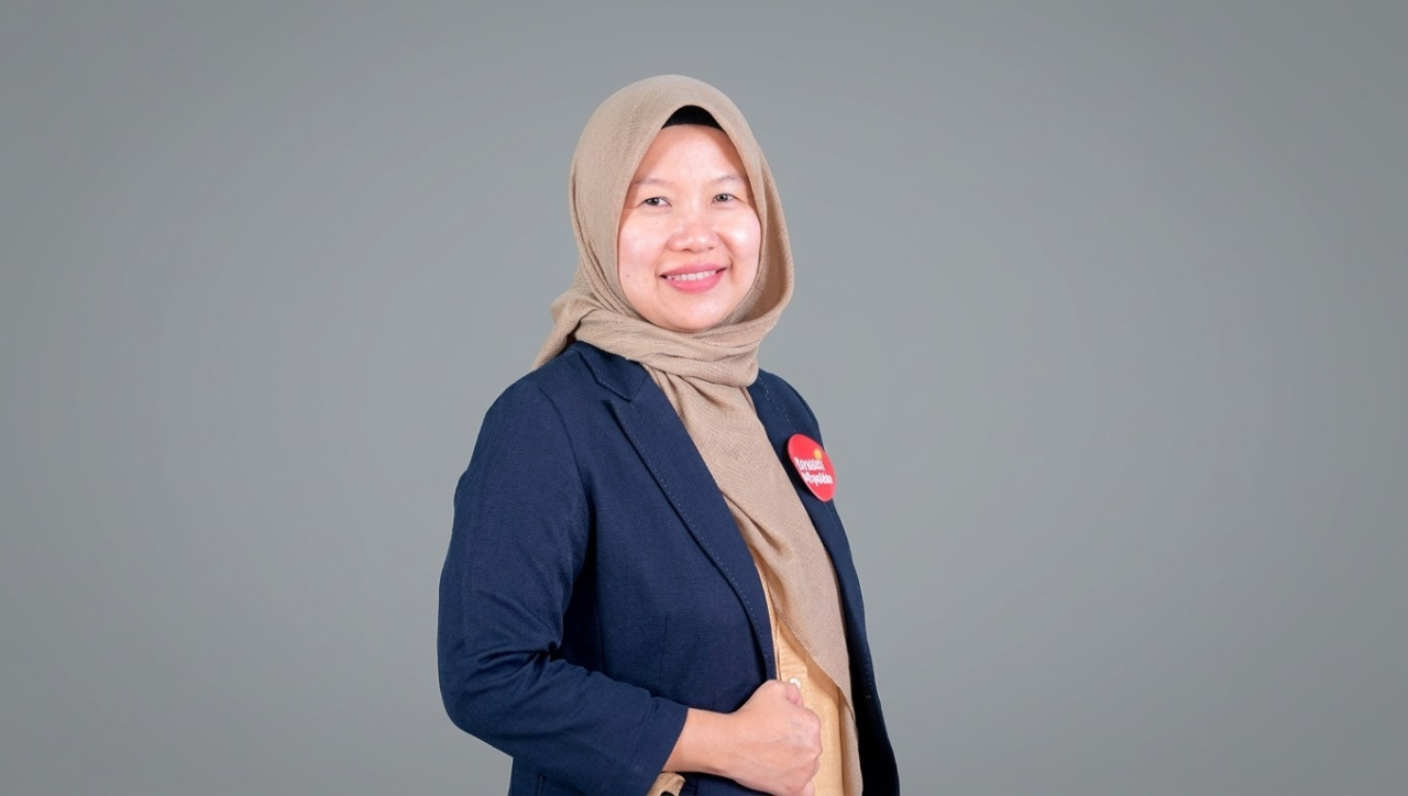 Alumni Farmasi UNAIR Evi Kurniawati. (Foto/Dokumentasi pribadi)