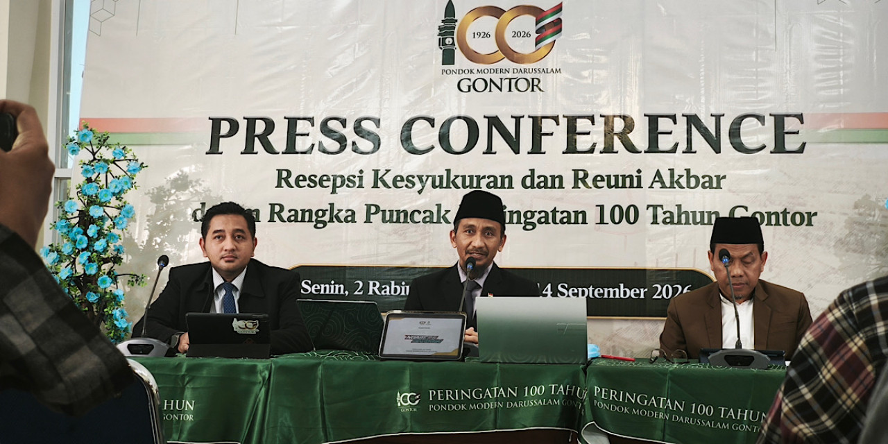 Konferensi pers di lantai 1 Menara Pondok Modern Darussalam Gontor, Senin (14/9/2026). (Foto: Ahmad Fauzani/jatimnow.com)