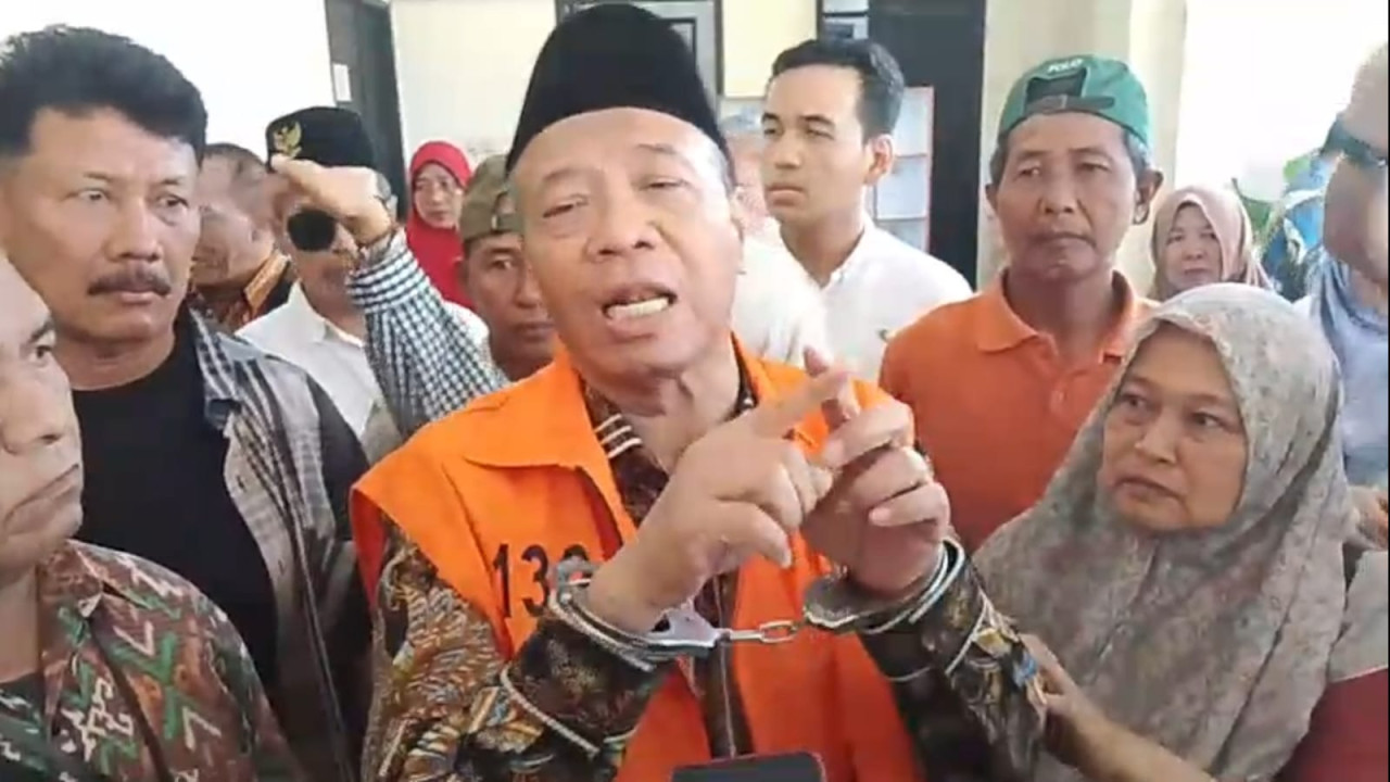 Gatut Sunu usai menjalani persidangan di Pengadilan Tipikor Surabaya. (Foto: istimewa)