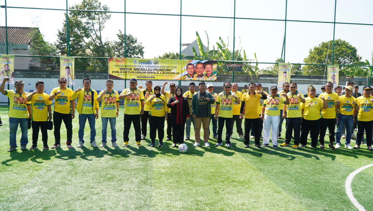 Laga pembuka Turnamen Mini Soccer Bahlil Cup di Ponorogo (foto: Udin for jatimnow.com)