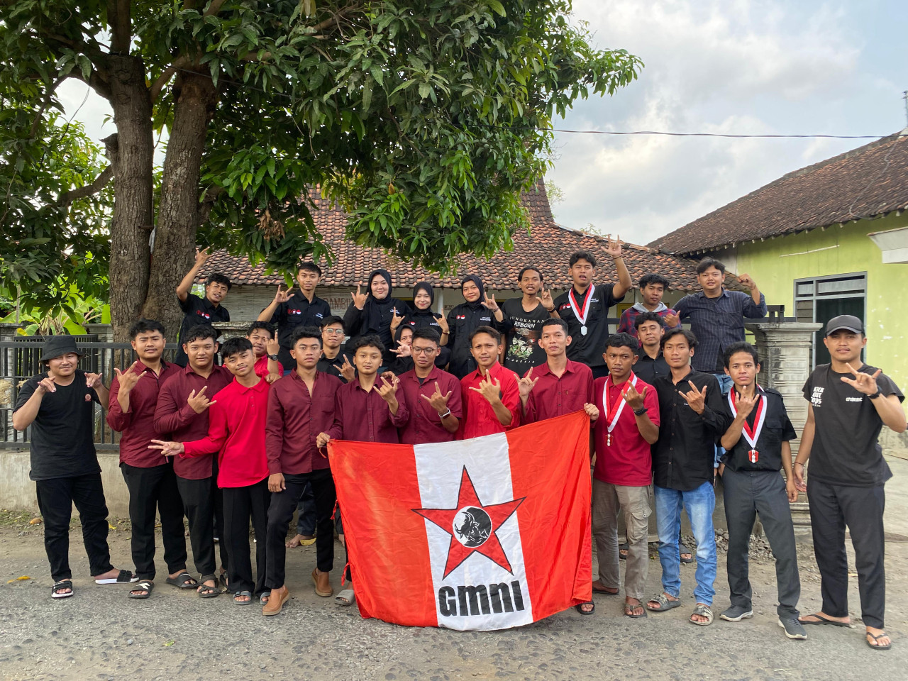 DPC GMNI Tulungagung ajukan tuntutan ke Kanwil Kemenag Jatim. (Foto: GMNI for jatimnow.com)
