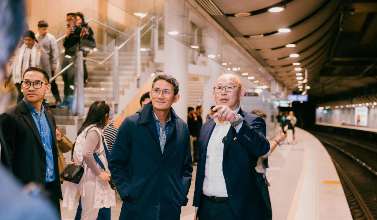 Founder dan CEO One Global Capital, Iwan Sunito, bersama mantan Menteri Pariwisata dan Ekonomi Kreatif Sandiaga Uno. (Foto: One Global Capital for jatimnow.com)