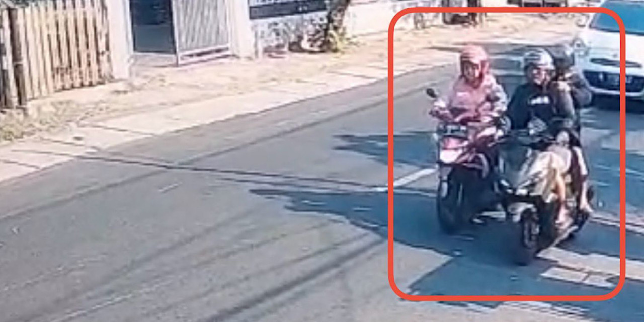 Rekaman CCTV aksi penjambretan di Surabaya.
