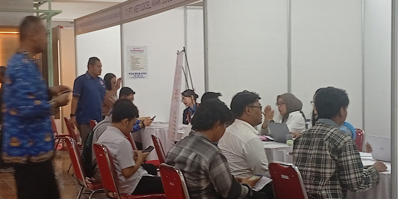 Suasana Mini Job Fair Surabaya Siap Kerjo. (Foto: Nur Ifansyah/jatimnow.com)