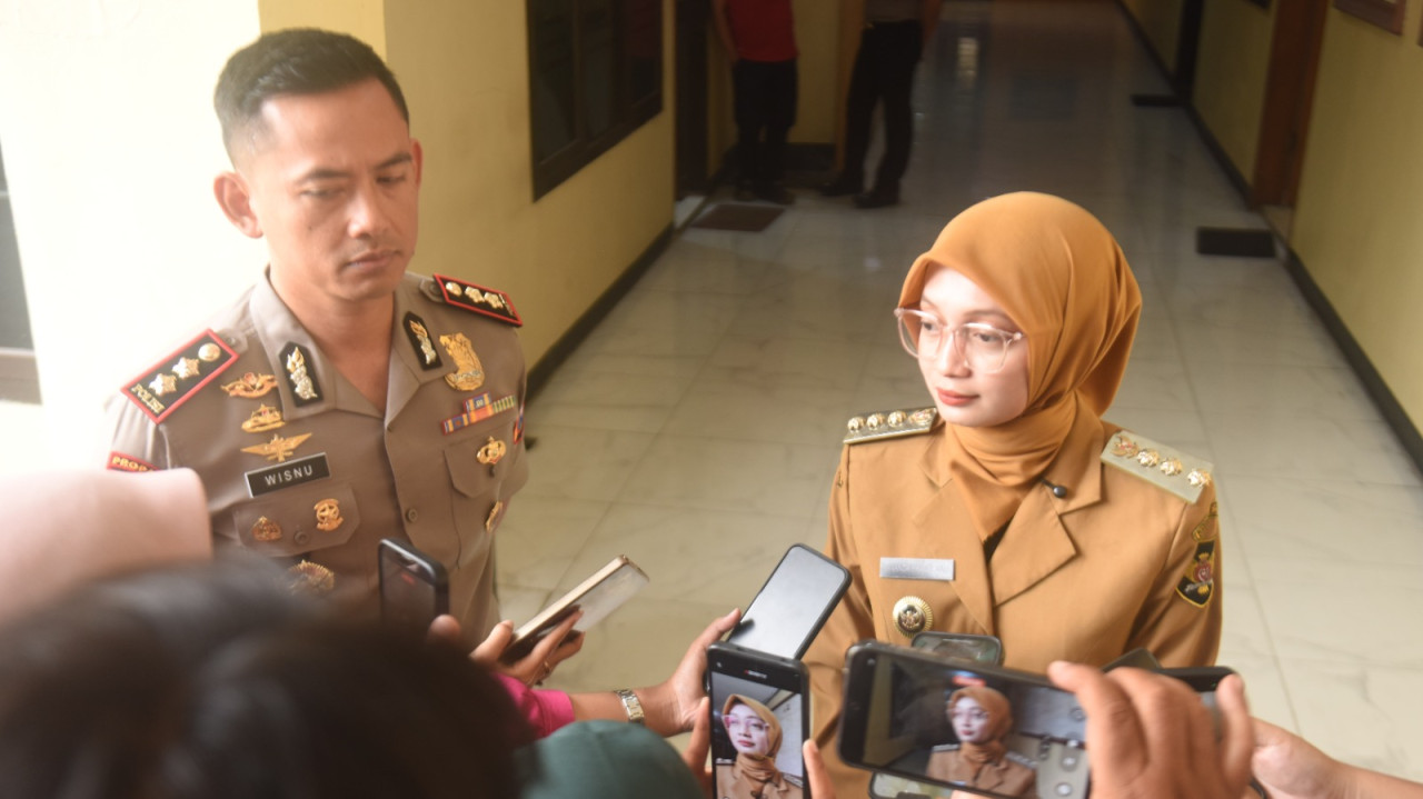 Wali Kota Kediri Vinanda Prameswati bersama Kapolres Kediri Kota AKBP Kresno Wisnu. (Foto: Pemkot Kediri/jatimnow.com)