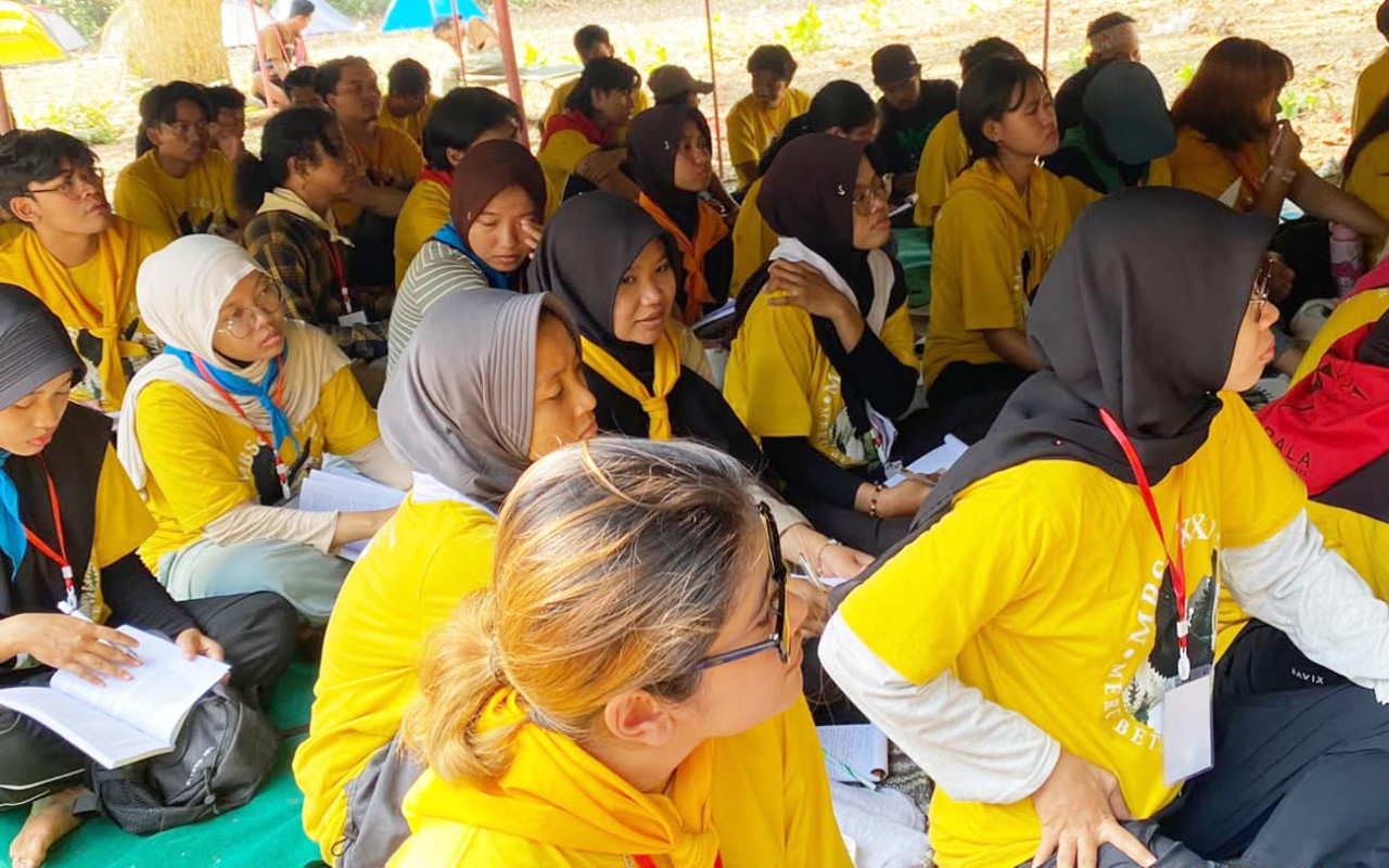 Puluhan pemuda dari berbagai daerah digembleng untuk memperkuat gerakan ekosentris demi menjaga keseimbangan ekosistem hutan nasional. (Foto/jatimnow.com)