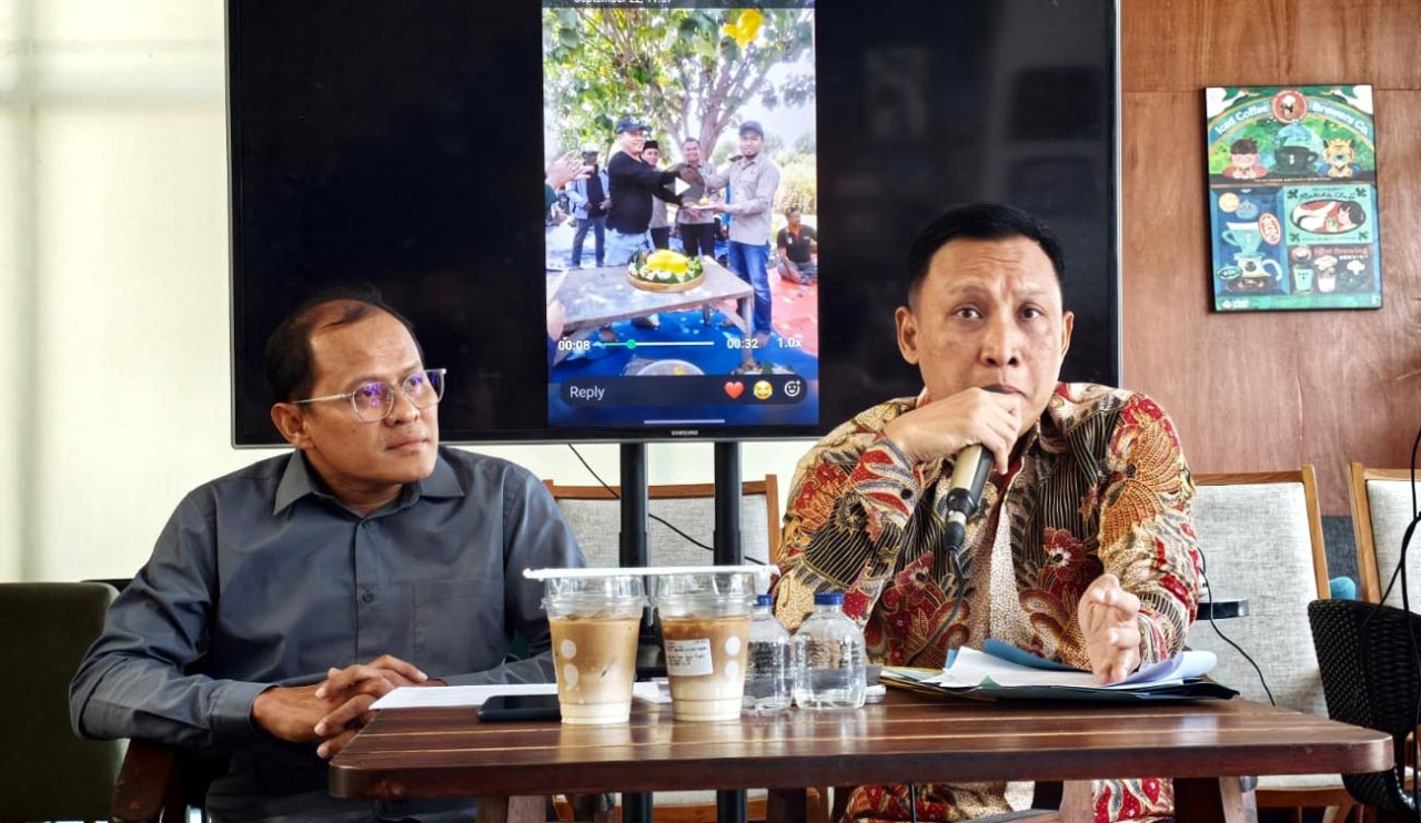 Kuasa Hukum PT Taman Timur Regensi, Oktavianto Prasongko, memberikan keterangan saat konferensi pers di Surabaya, Sabtu (26/9/2026). (Foto: Ali Masduki/jatimnow.com)