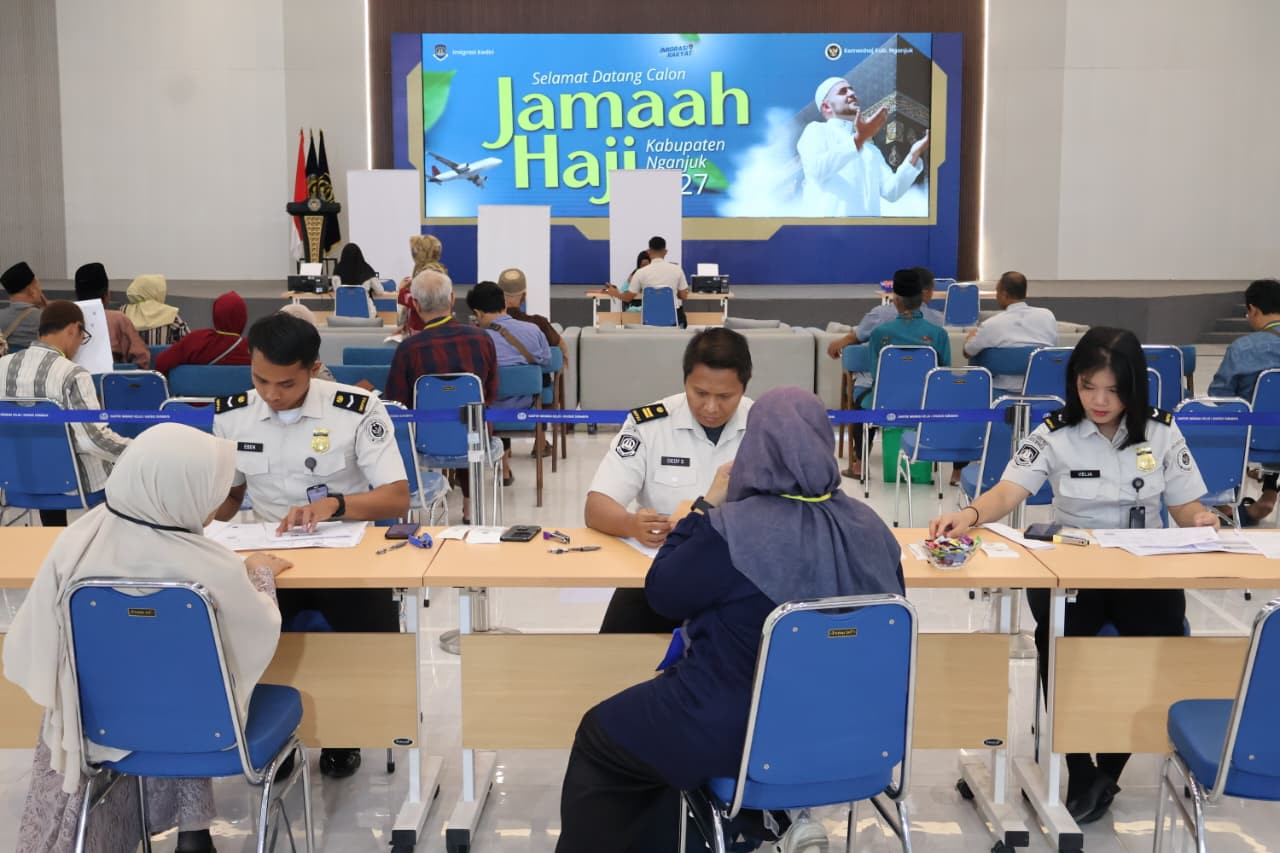 Pengurusan paspor haji di Kantor Imigrasi Kelas II Non TPI Kediri. (Foto: Imigrasi Kediri/jatimnow.com)
