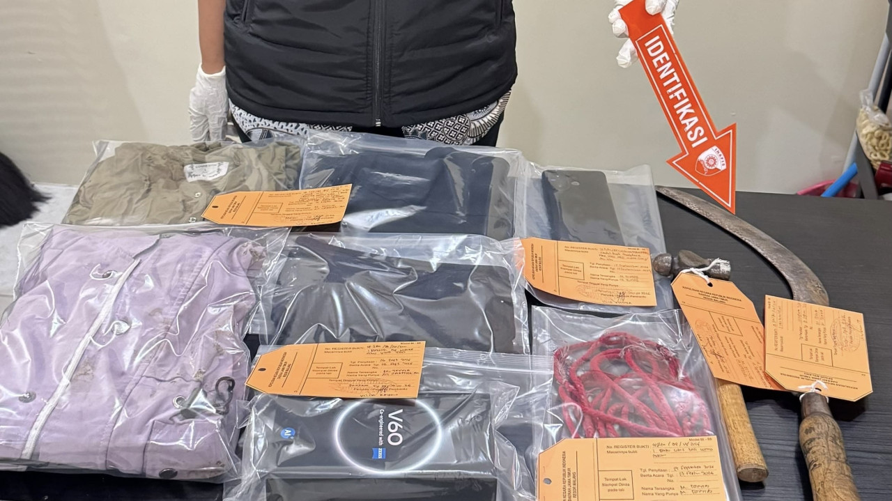 Polisi mengamankan barang bukti dugaan percobaan pemerkosaan. (Foto: Satres PPA dan TPPO Polres Malang/jatimnow.com)