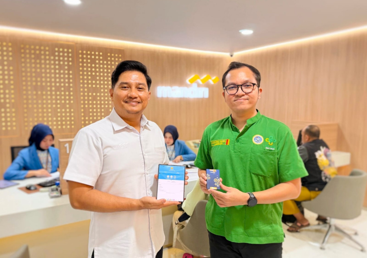 Bank Mandiri perluas layanan investasi emas di Surabaya via Livin'. Nasabah bisa nabung mulai 0,02 gram hingga tarik fisik di Tunjungan Plaza. (Foto/jatimnow.com)