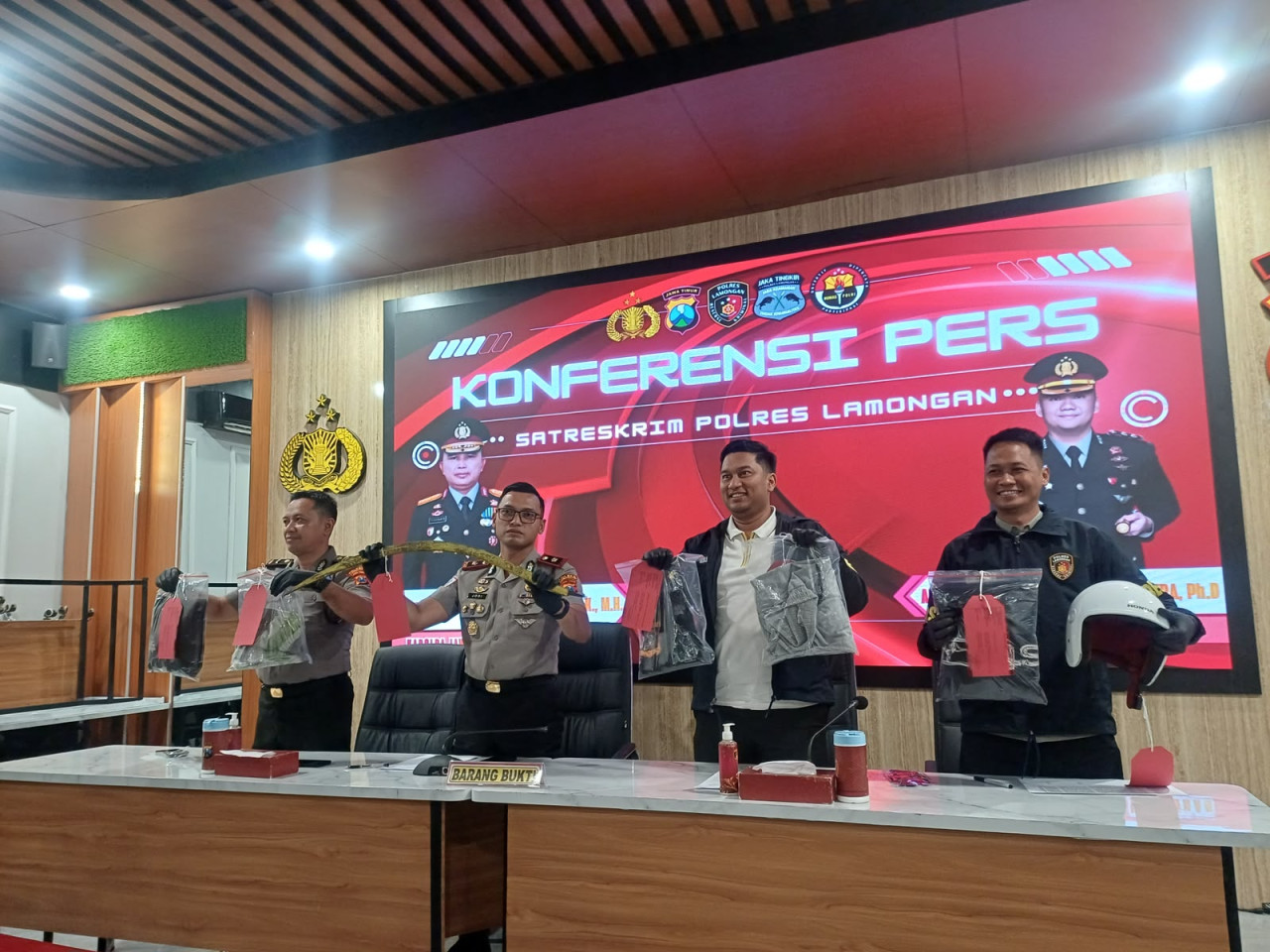 Brutal! Pemuda Lamongan Dianiaya Pakai Sajam, Berawal Tantangan Duel di Medsos
