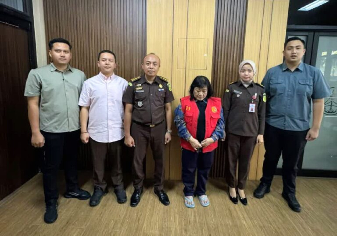 Buronan kasus penipuan yang ditangkap Kejaksaan Negeri Surabaya. (Foto: Kejaksaan Negeri Surabaya for jatimnow.com)