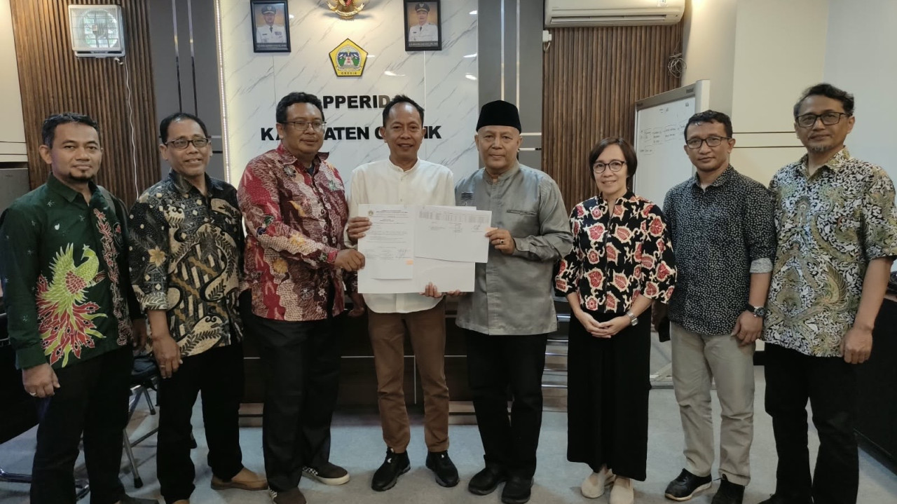 Finalisasi serta penandatanganan berita acara Indeks Desa Kabupaten Gresik di ruang kerja Kepala Bappeda Gresik. (dok. jatimnow.com)