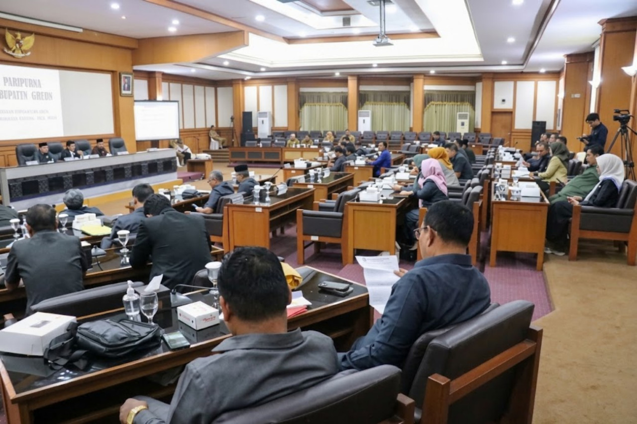 DPRD Gresik mendesak alokasi APBD difokuskan pada perbaikan jalan dan layanan publik demi mencegah lonjakan SiLPA akibat salah perencanaan. (Foto/jatimnow.com)
