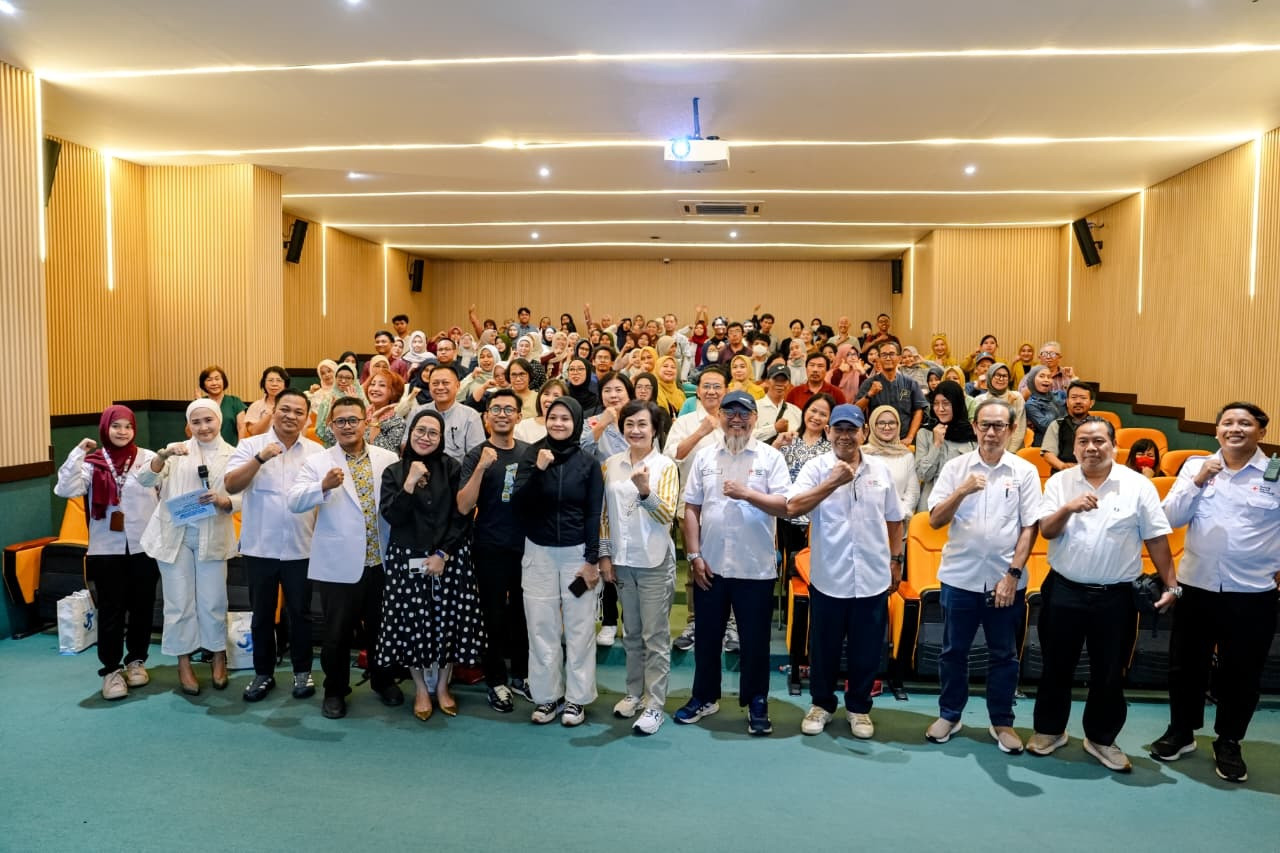 Yayasan Amway Peduli gandeng PMI dan Unair gelar edukasi gut health di Surabaya, bahas hubungan kesehatan usus dan hormon secara menyeluruh. (Foto/jatimnow.com)