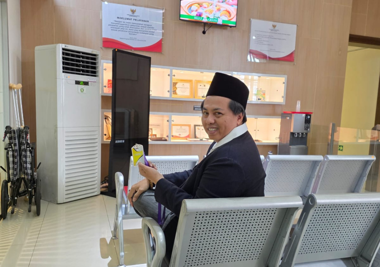 Gus Lilur, mendatangi Gedung Merah Putih Komisi Pemberantasan Korupsi (KPK), Senin (12/10/2026). (Foto/jatimnow.com)
