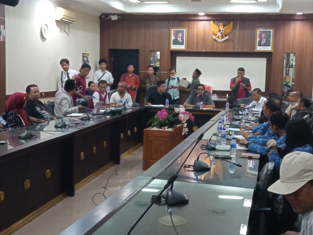 Petani hutan saat RDP dengan Komisi B DPRD Jember (Foto: Sugianto/jatimnow.com)