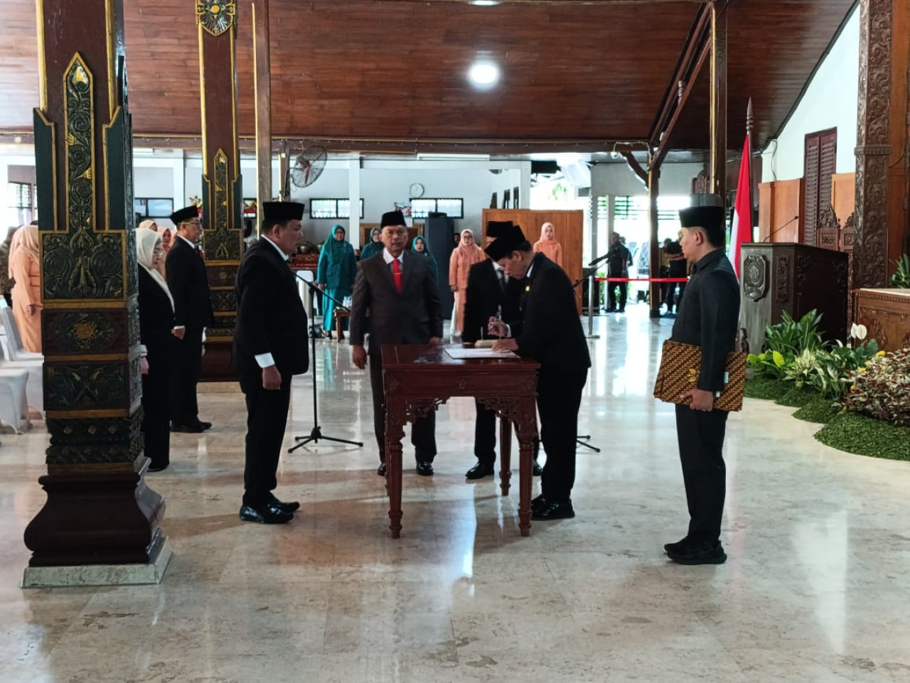 Prosesi pelantikan di lingkup Pemkab Tulungagung. (Foto: Bramanta/jatimnow.com)