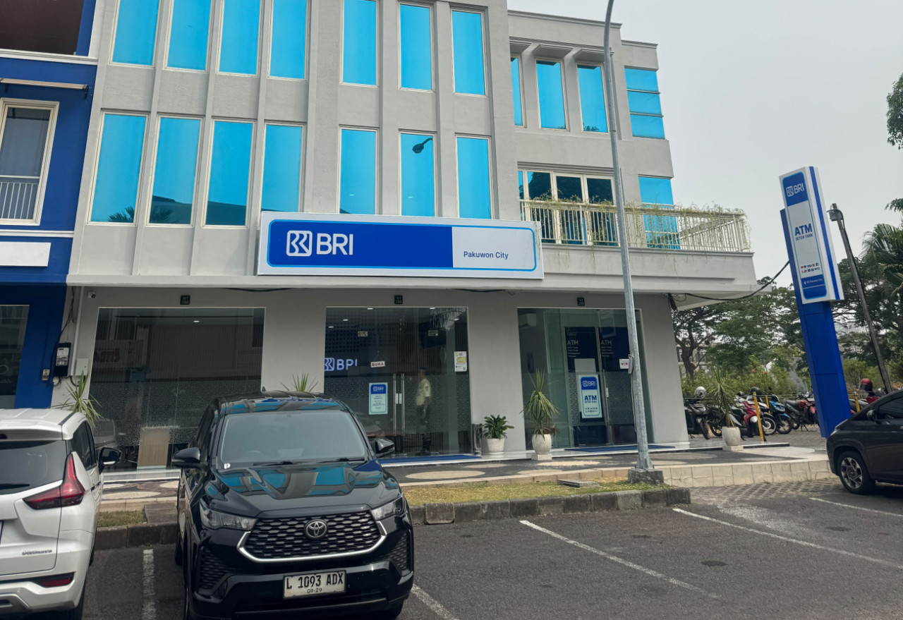 BRI BO Mulyosari resmi membuka Kantor Kas Pakuwon City dan menambah mesin CRM untuk mempermudah transaksi perbankan warga Surabaya Timur. (Foto/jatimnow.com)