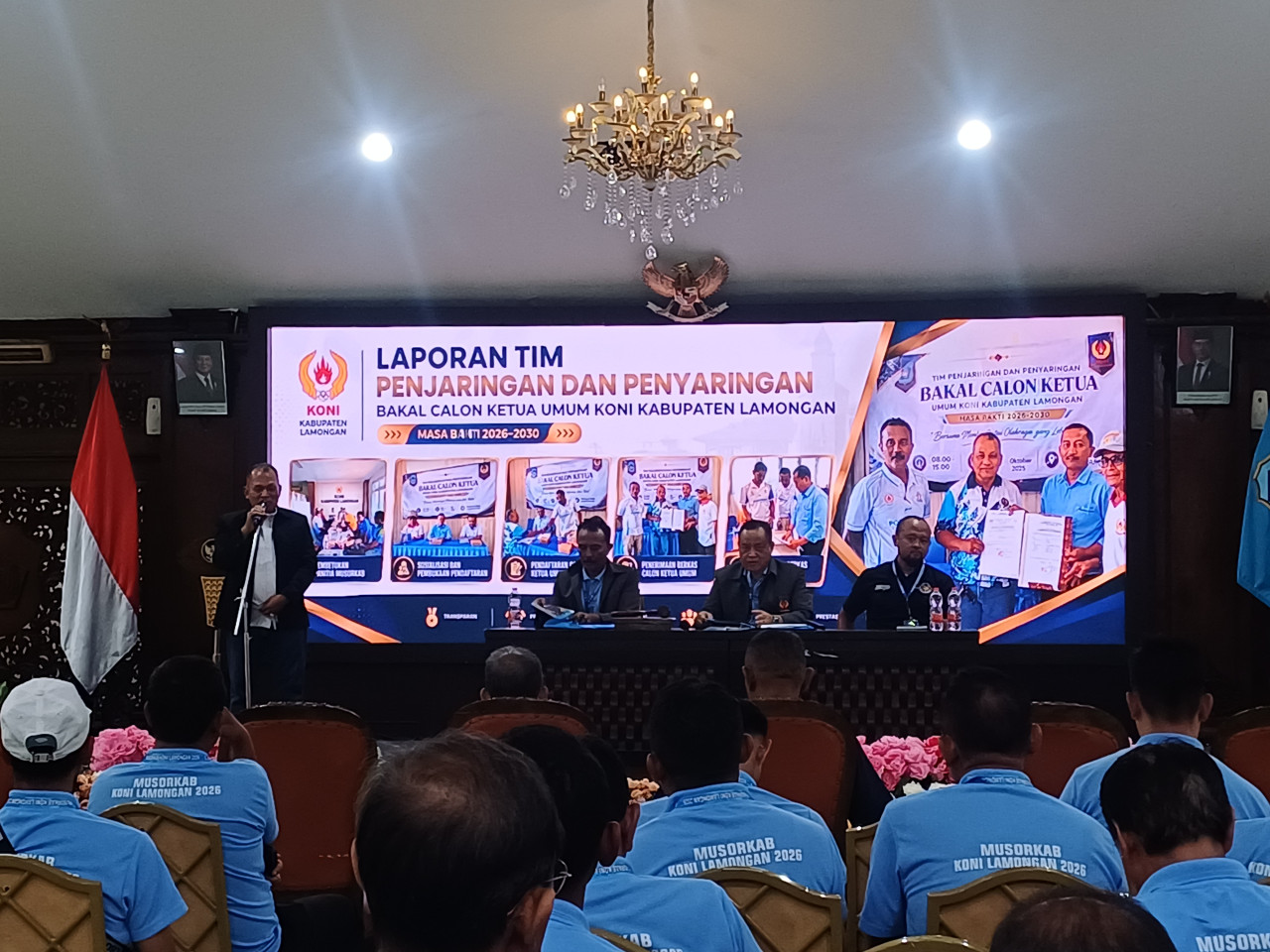 Munif Syarif saat memberikan sambutan usai terpilih pimpin KONI Lamongan. (Foto : Adyad Ammy Iffansah/jatimnow.com)