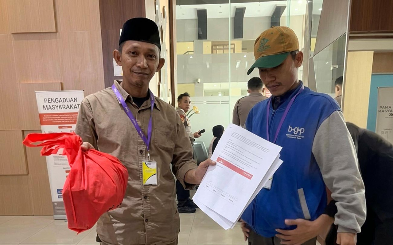Ketua PCNU Sekadau Bagus Fitrianto bersama perwakilan Syuriah mendatangi Gedung Merah Putih KPK. (Foto/jatimnow.com)