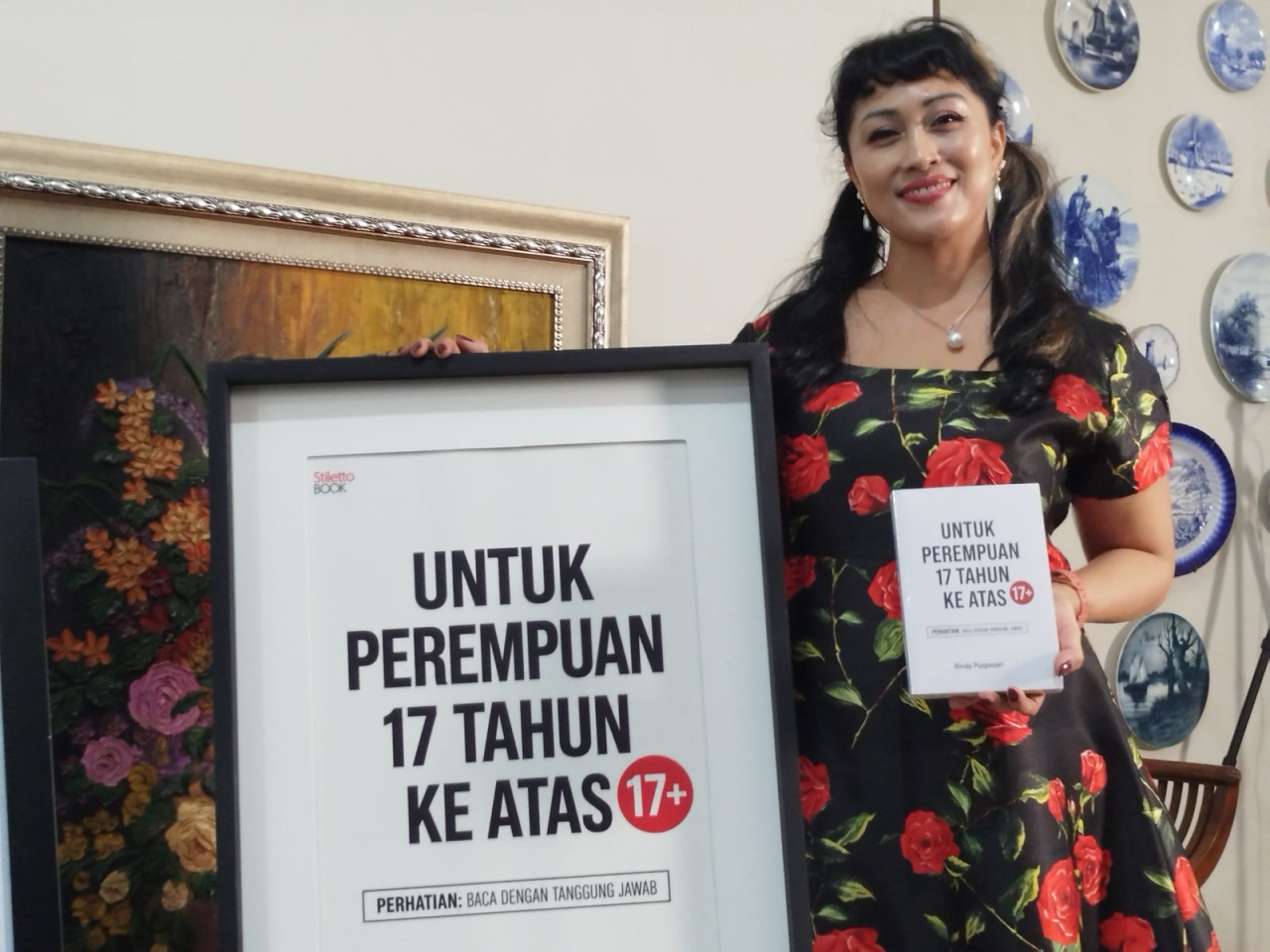 Peluncuran buku Rinda Puspitasari Untuk Perempuan 17 Tahun ke Atas (Foto: Aris/jatimnow.com)