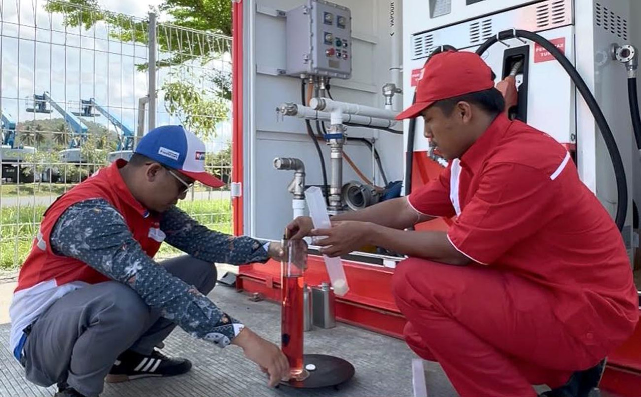 Pertamina Patra Niaga memastikan kualitas Pertamax Turbo di SPBU Modular Sirkuit Mandalika siap dukung penuh operasional MotoGP 2026. (Foto: Pertamina for jatimnow.com)