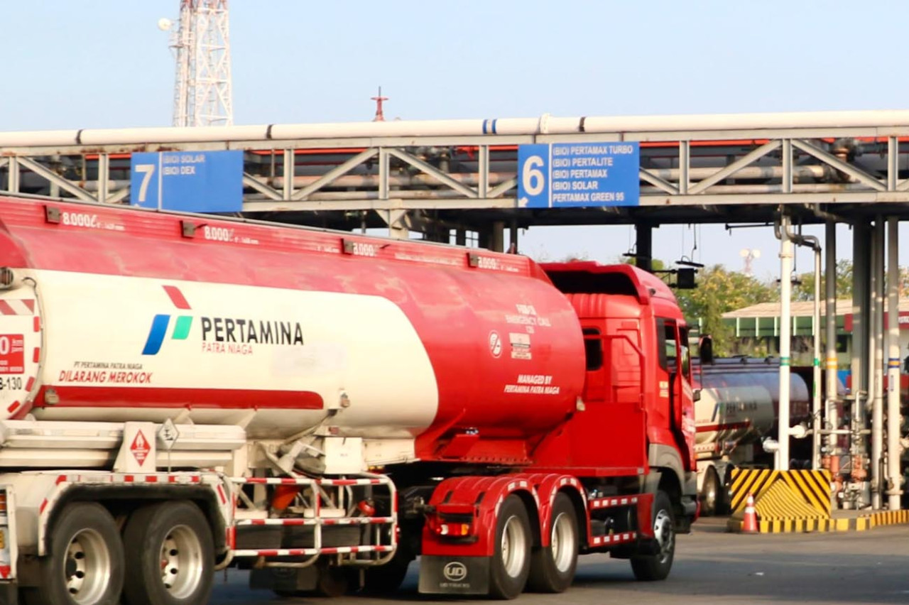 PT Pertamina Patra Niaga Regional Jatimbalinus menambah pasokan bahan bakar minyak (BBM) untuk wilayah Jawa Timur. (Foto: Pertamina for jatimnow.com)