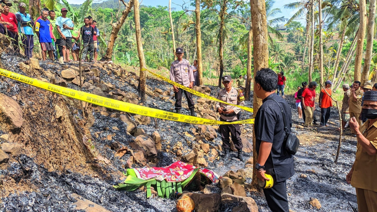 Polisi saat berada di lokasi kejadian. (Foto: Polres Tulungagung for jatimnow.com)