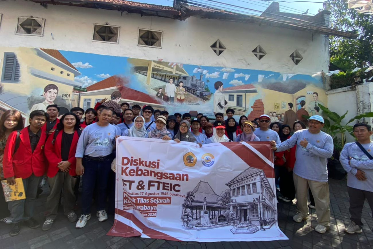 Mahasiswa teknik Untag Surabaya menggelar napak tilas sejarah di Surabaya untuk membedah rekayasa teknologi lawas sekaligus memupuk patriotisme. (Foto: Humas Untag Surabaya for jatimnow.com)