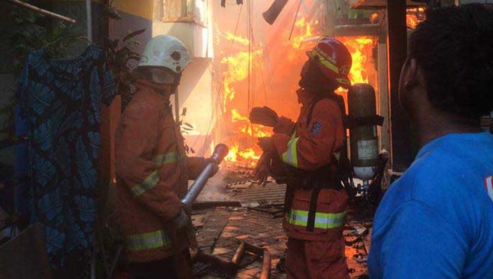 Kebakaran di Margo Rukun gang Lebar