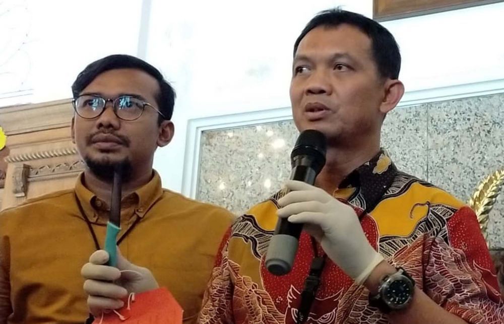 Kasatreskrim Polrestabes Surabaya AKBP Sudamiran (kanan) dan Wakasatreskrim Kompol Ardian Satrio Utomo