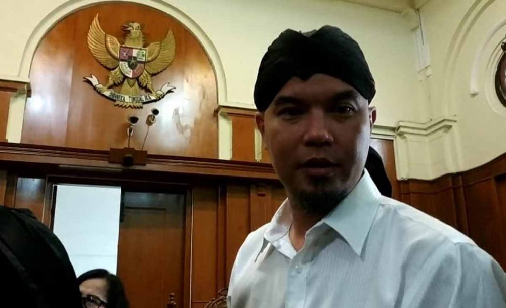 Ahmad Dhani dalam sidang lanjutan di Pengadilan Negeri Surabaya