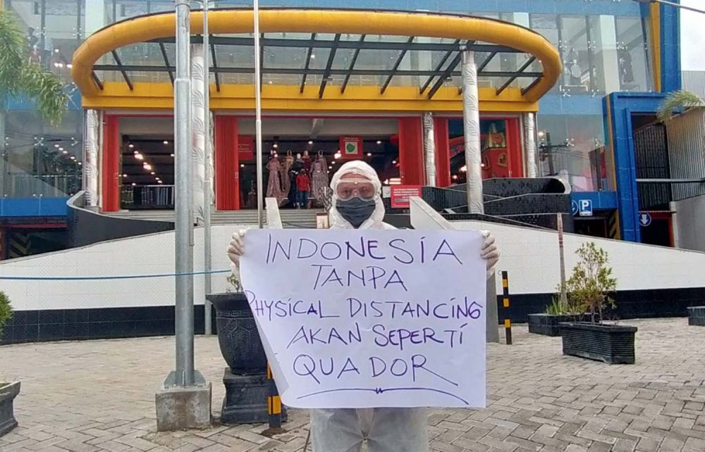 Henry Sulfianto saat menggelar aksi tunggal di Pasuruan