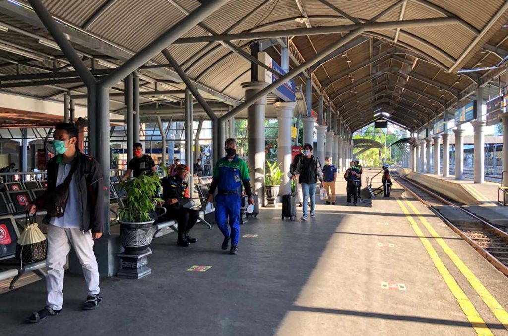 Aktivitas di stasiun kereta api (Foto: Dok. jatimnow.com)