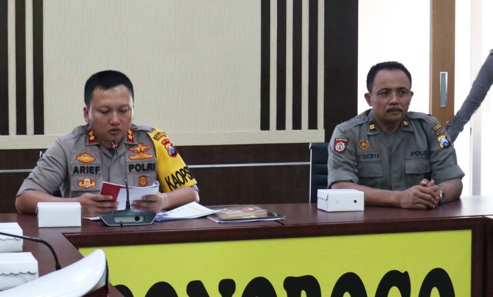 Kapolres Ponorogo AKBP Arief Fitrianto (kiri) memaparkan ungkap kasus sepanjang Tahun 2019