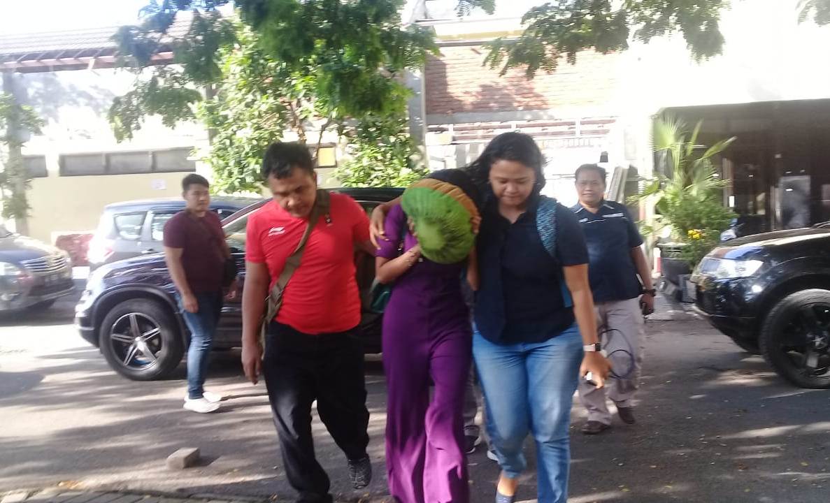 Dua Artis Ditangkap Polisi di Surabaya, Diduga Terkait Prostitusi