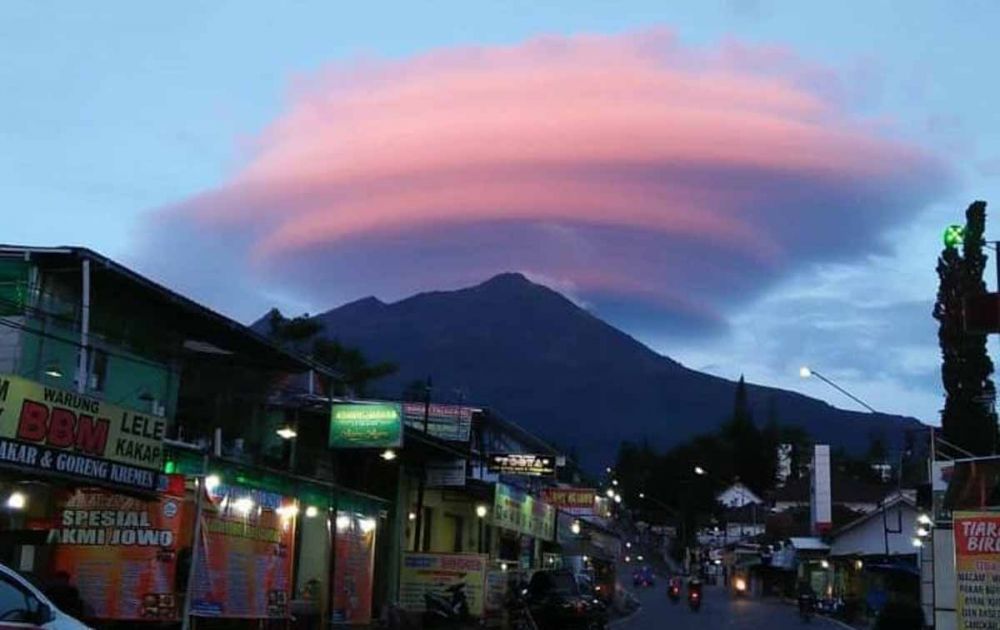 Foto-foto warga yang beredar di media sosial